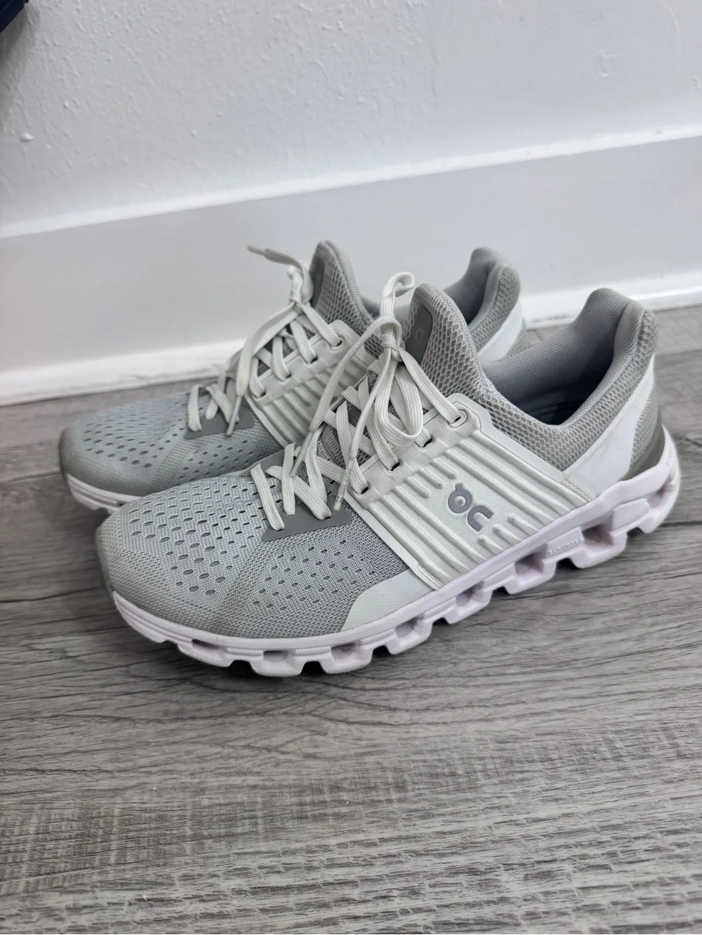 On Running Cloudswift Women's Running Shoes - Size 7.5 - Glacier / White